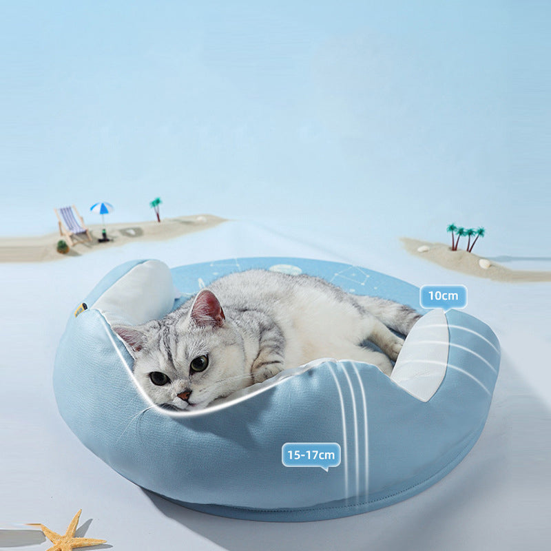 Close-up of the pet bed’s soft pillow, highlighting ergonomic support for cats and small dogs.