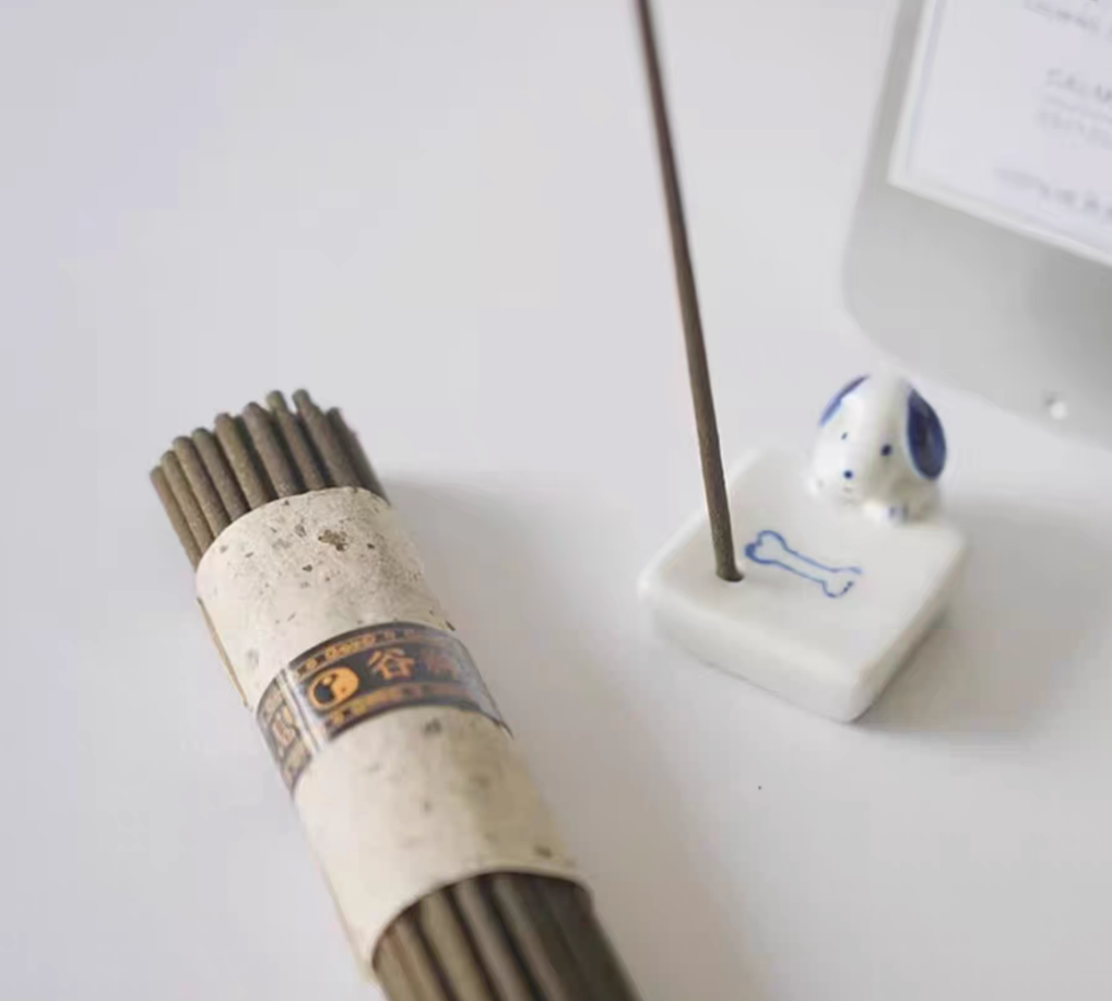 Natural Aromatherapy Incense for Dogs | Calming Indoor Pet Air Purifier