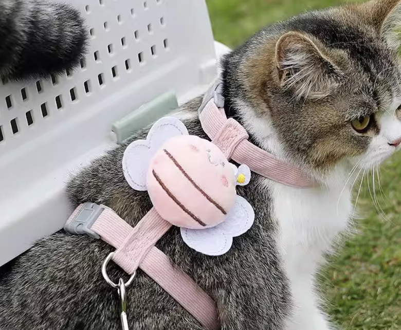 Hands-Free No-Choke Harness for Cats & Dogs | Cute Bee Design