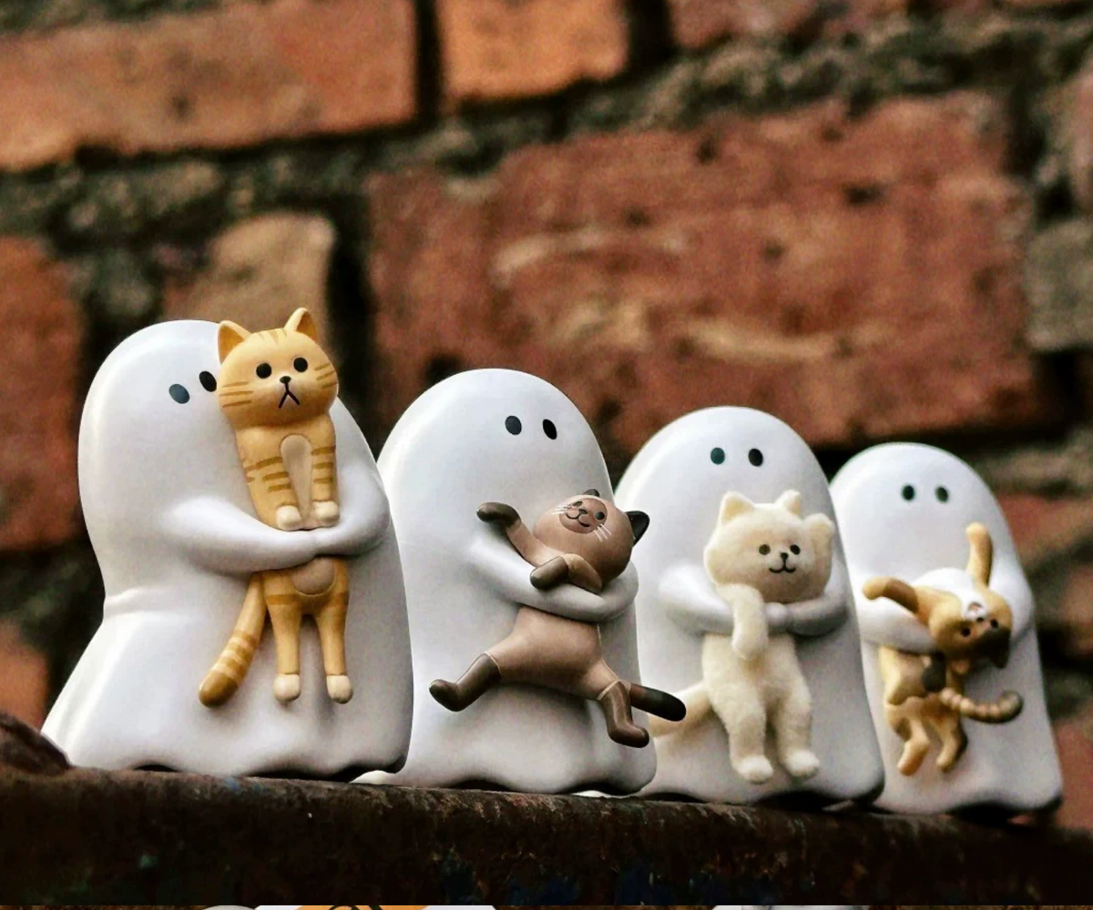 Mini Glow-in-the-Dark Ghost & Cat Blind Box Collectible Figure – Cute Gift
