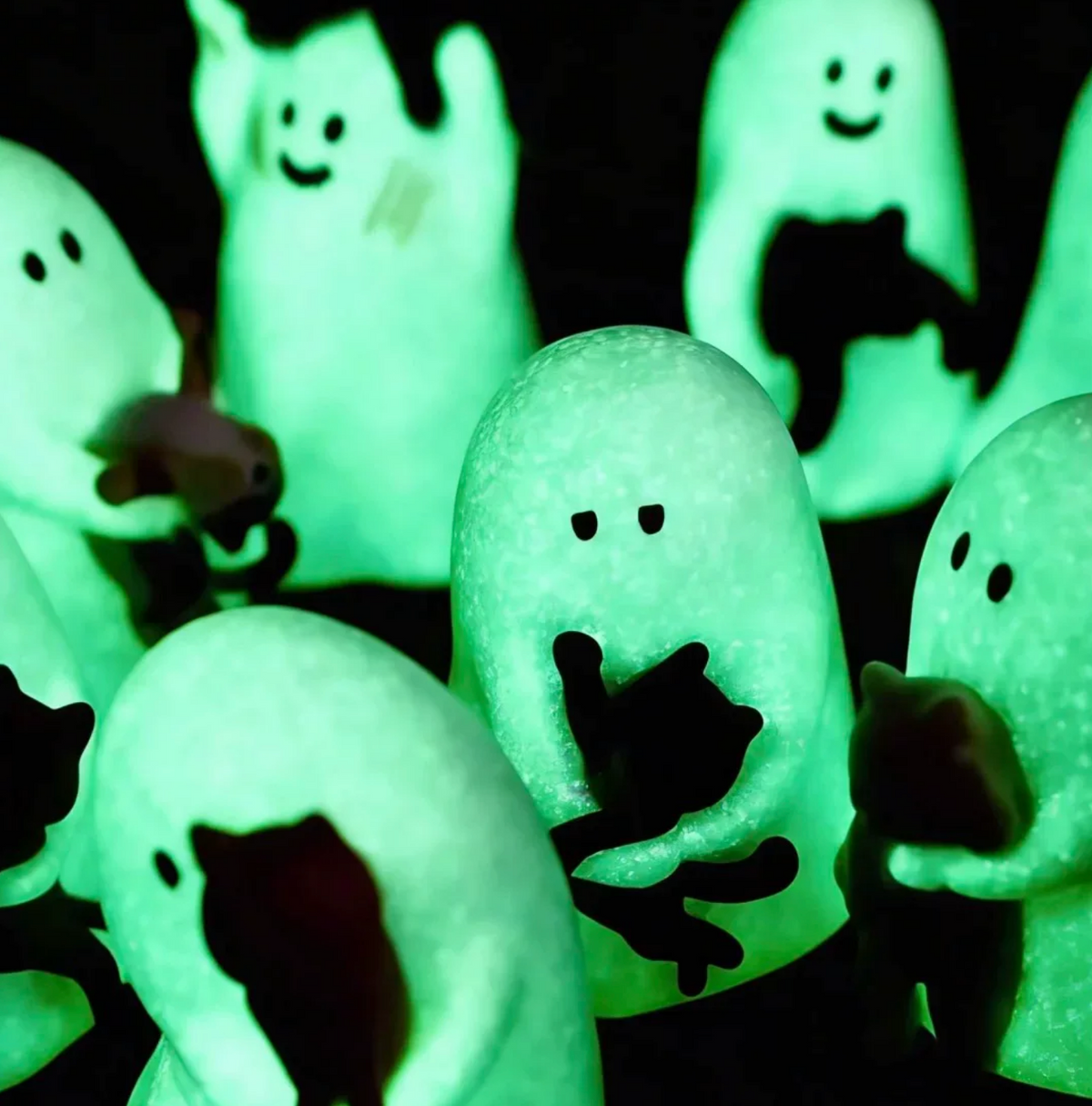 Mini Glow-in-the-Dark Ghost & Cat Blind Box Collectible Figure – Cute Gift