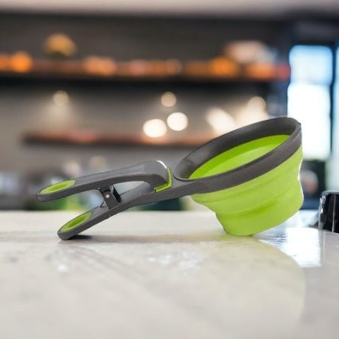 Dougez Silicone Pet Feeding Spoon - Your Pet's Feeding Companion - PAWS CLUB