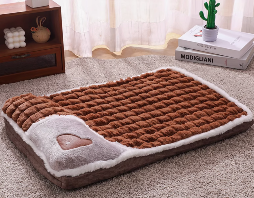 Plush Pet Bed Mat – Thickened Soft Sofa Pad for Cats & Dogs, All-Season Comfort, Machine Washable, Size M/L