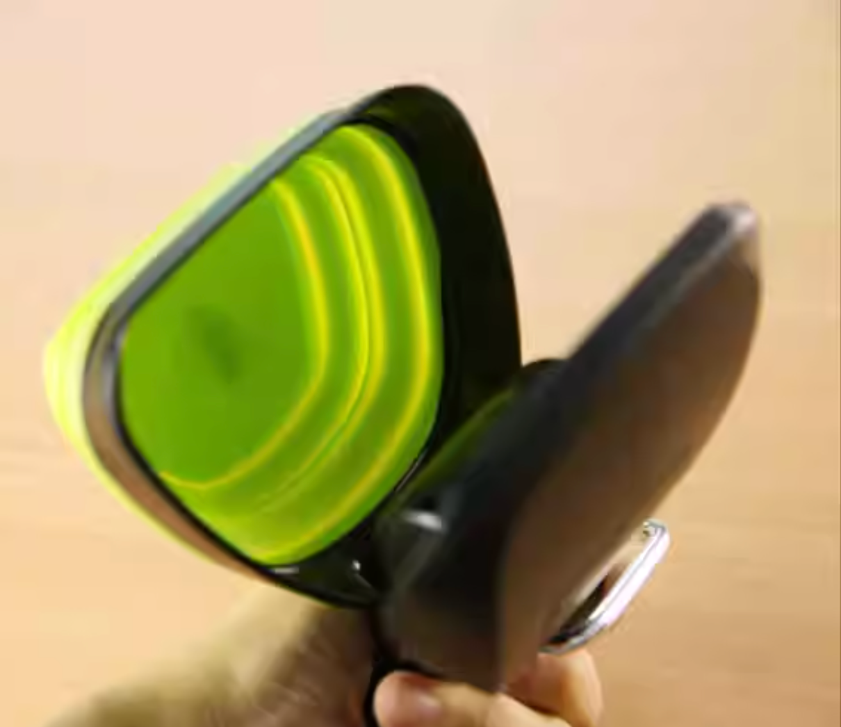 Mini Pet Pooper Scooper – Portable & Foldable Silicone Waste Picker (For Small Dogs)