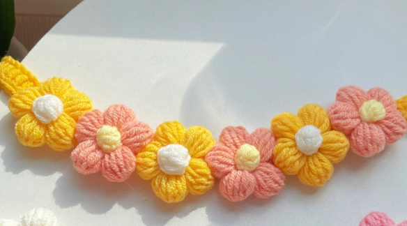 Handmade 3D Yarn Flower Pet Collar – Cute Decorative Accessory for Cats & Small Dogs