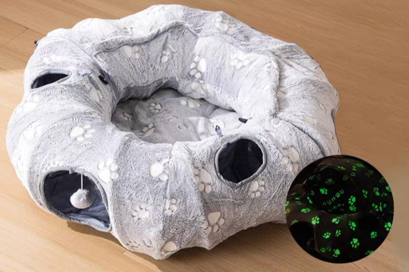 Cat Tunnel Toy with Mat – 1.8m Night Glow Pet Tunnel for Cats & Kittens, Breathable, Foldable & Durable