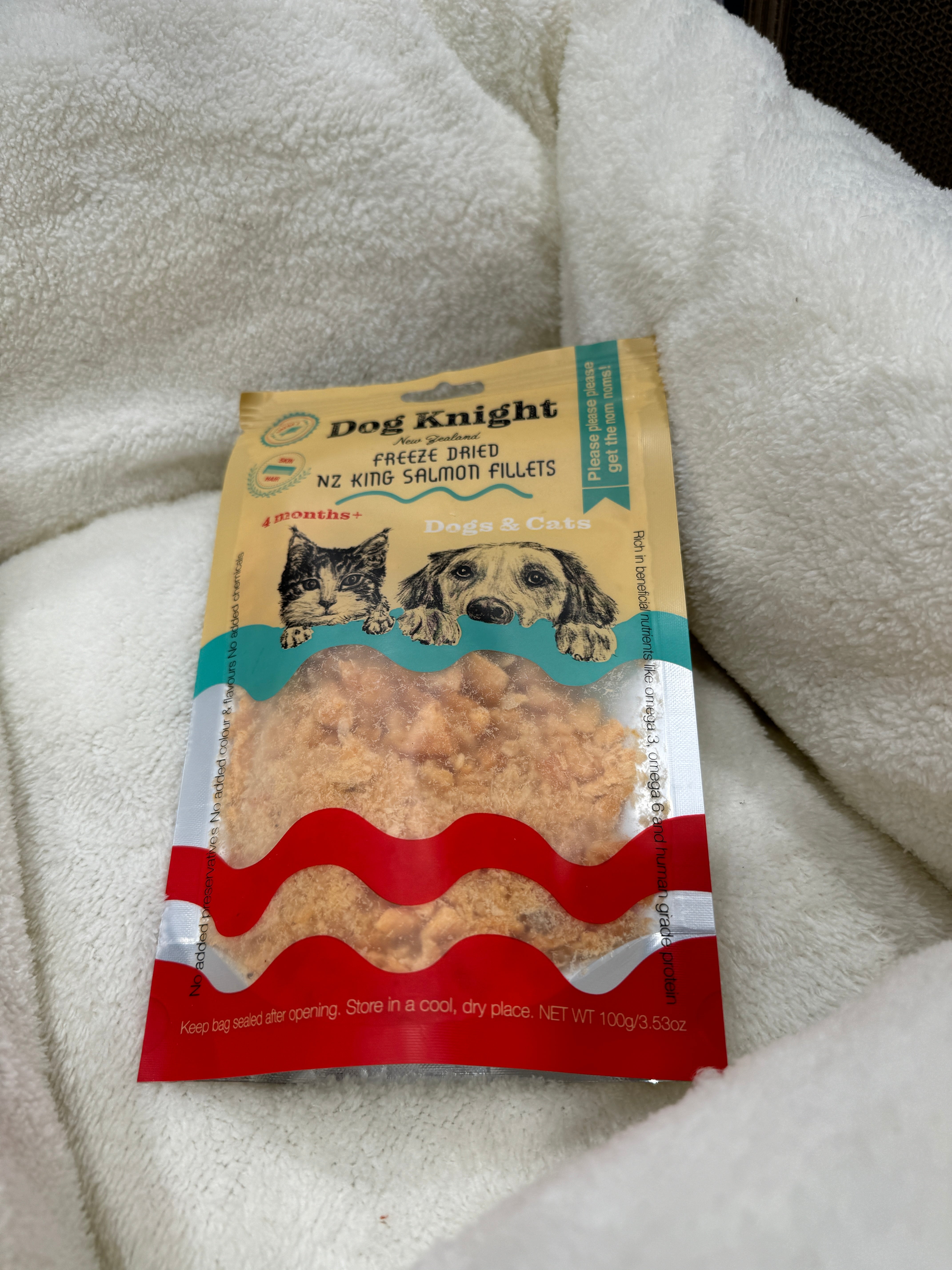 Dog Knight Freeze-Dried King Salmon Topping, 100g