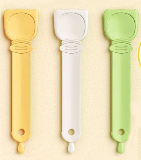 Cat Treat Feeding Spoon | Slide & Squeeze Dispenser for Cat Snacks