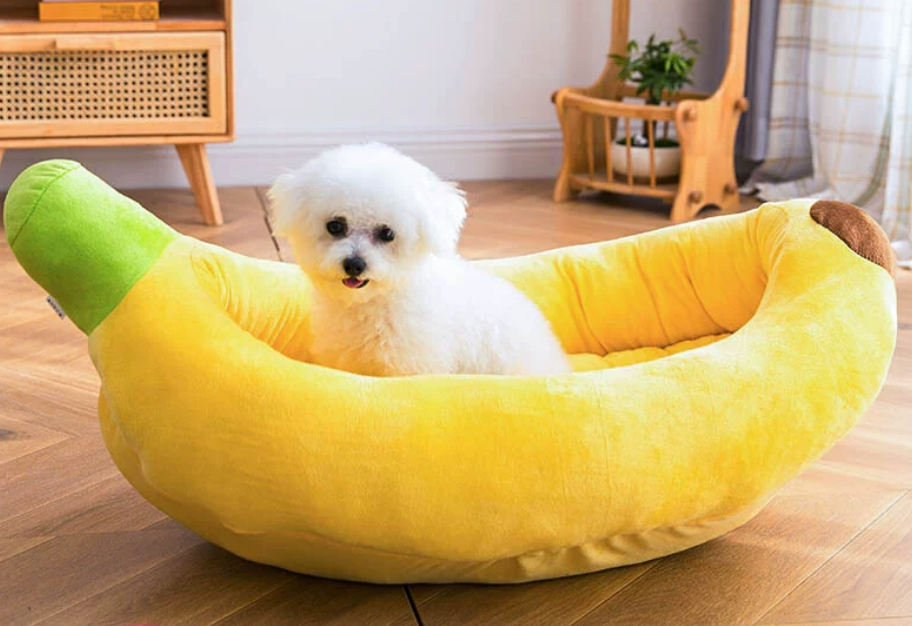 Banana-Shaped Pet Bed for Cats & Small Dogs – Washable Cozy Bed with Pillow & Blanket